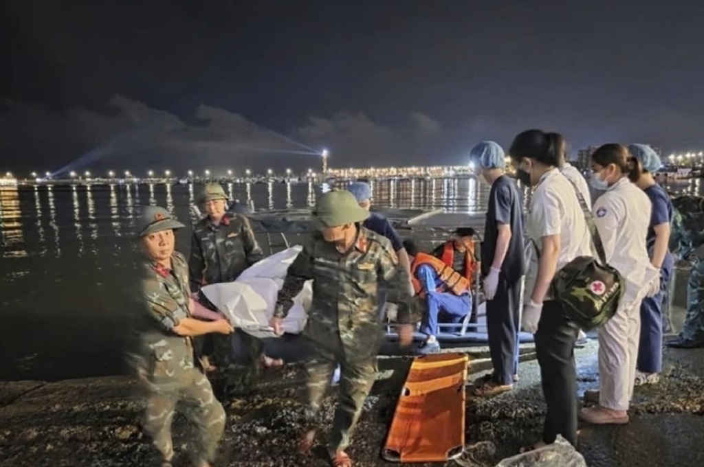 Kapal Bawa Turis Terbalik di Teluk Halong Vietnam, 34 Orang Tewas