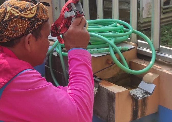 Tekan Kasus DBD, Puskesmas Sidorejo Lor Gerebek Jentik 