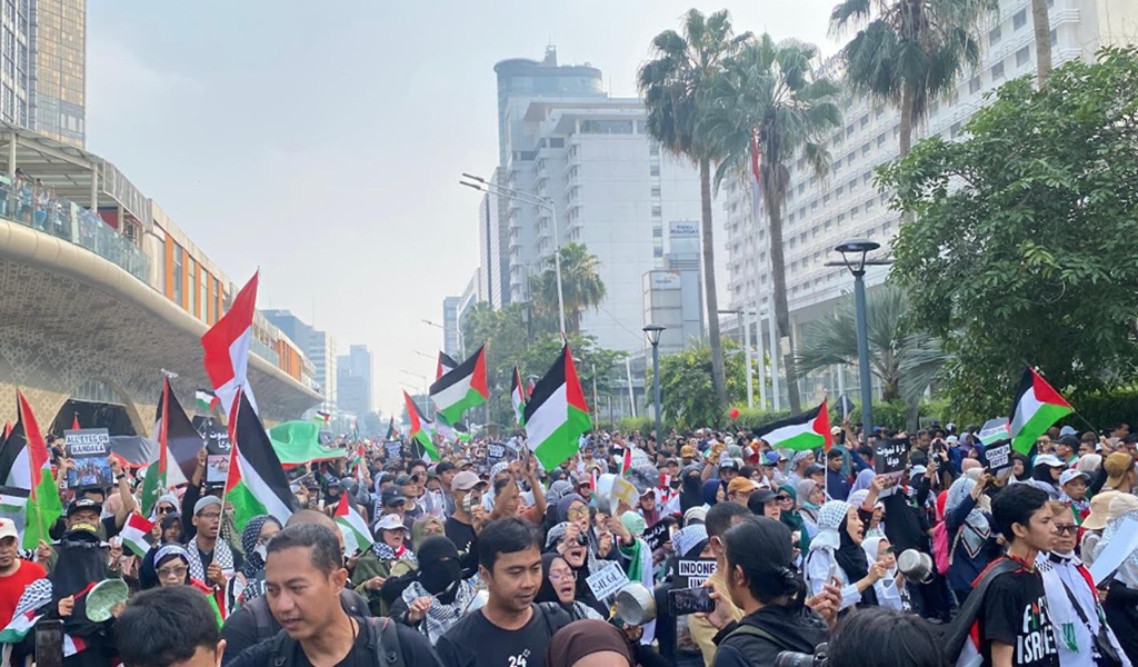 Massa Aksi Bela Palestina Dorong Pemerintah Desak Mesir dan AS Buka Akses Bantuan ke Gaza