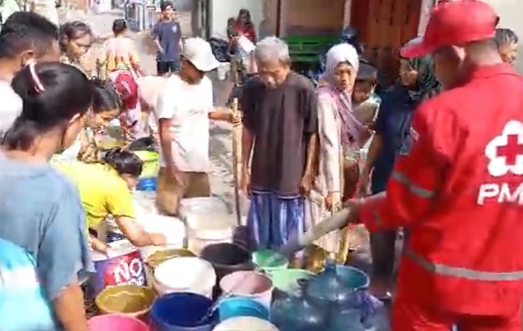 5 Desa di Tegal Krisis Air Bersih Dampak Musim Kemarau, Warga Berebut Bantuan Air