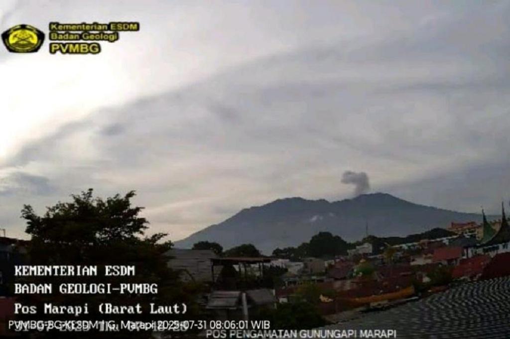 Gunung Marapi Meletus Pagi Ini, Muntahkan Kolom Abu ke Langit Setinggi 400 Meter