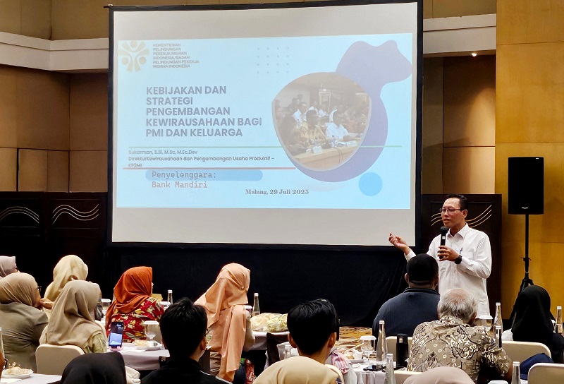 Lewat Program Bapak Asuh, Bank Mandiri Jembatani Purna PMI Asal Malang Jadi Wirausahawan