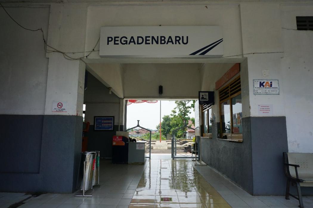 Fakta-Fakta Anjloknya KA Argo Bromo Anggrek di Stasiun Pegadenbaru