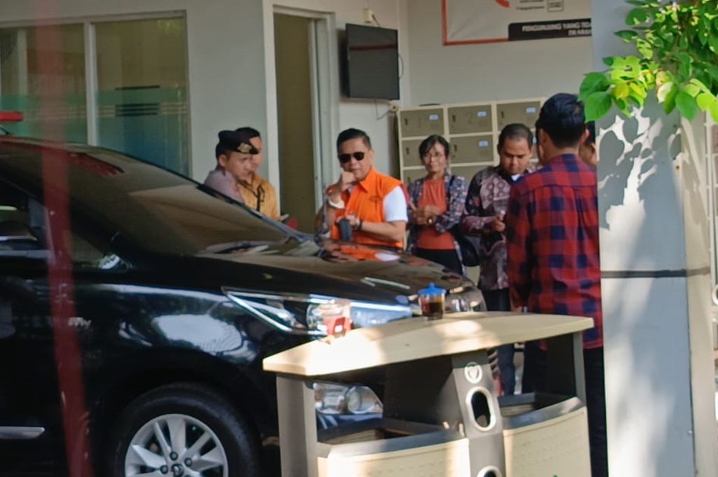 Breaking News: Hasto Keluar Rutan KPK usai Dapat Amnesti, Masih Berompi Oranye dan Diborgol