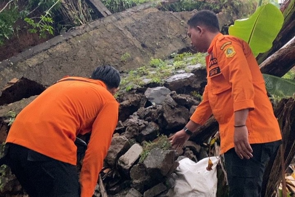 Pilu! Kakek 75 Tahun Tewas Terseret Banjir di Puncak Bogor