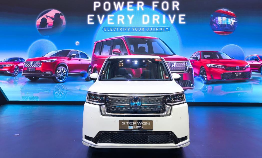 Jawab Kebutuhan Mobilitas Keluarga, Honda STEP WGN e:HEV Benamkan 100 Fitur Fungsional