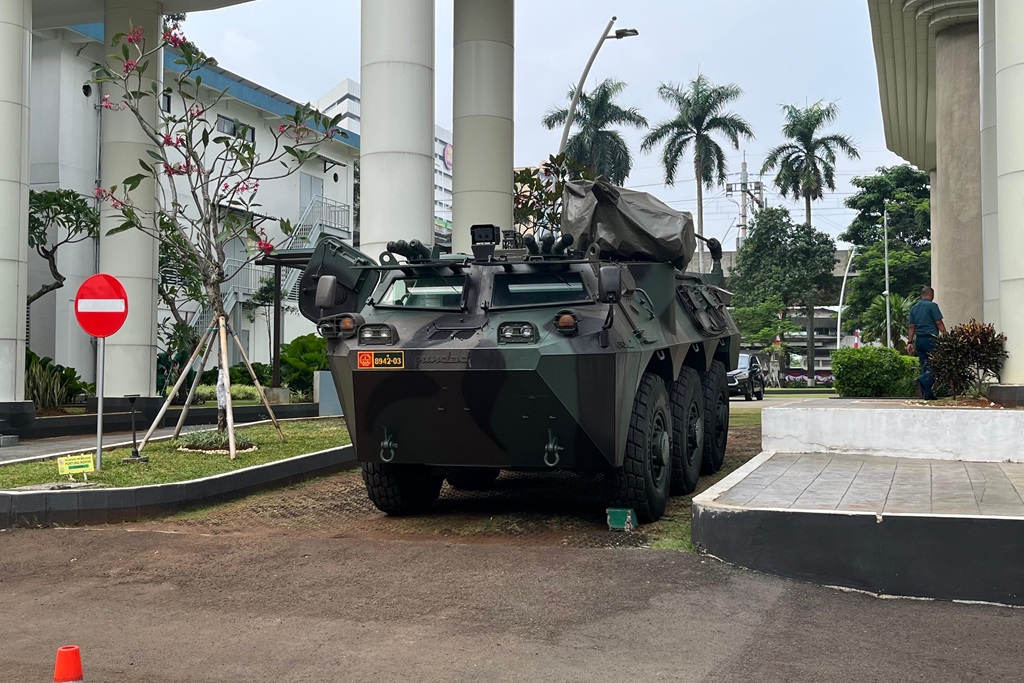 2 Panser Anoa TNI Parkir di Gedung Kejagung, Ada Apa?