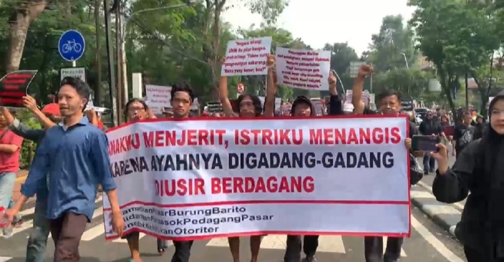 Pedagang Pasar Hewan Barito Demo Tolak Relokasi, Protes Pembangunan Taman