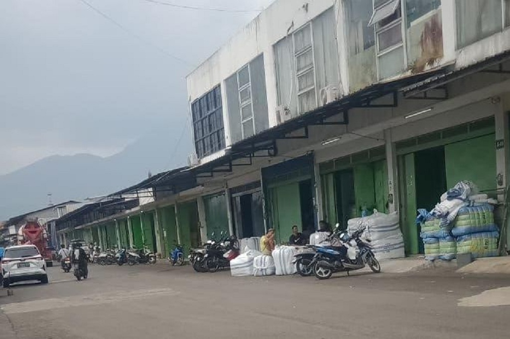 Viral! Gudang dan Lapak Pakaian Bekas Impor di Pasar Cimol Gedebage Tutup