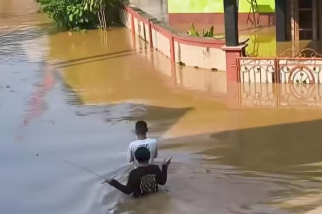 Kawasan Cirendeu-Pamulang Tangsel Banjir Imbas Luapan Kali Pesanggrahan dan Angke