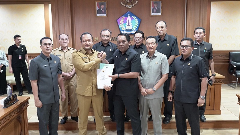 Ketua DPRD Badung Terima Dokumen Ranperda RPJMD 2025-2029