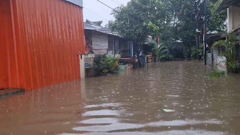 Puluhan Rumah di Kampung Bulak Tangsel Terendam Banjir, Warga Keluhkan Tandon Bocor