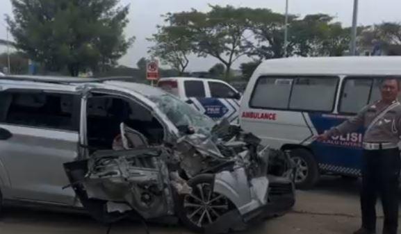 Kecelakaan Avanza Adu Banteng dengan Truk Tronton di Tuban, 3 Luka-Luka