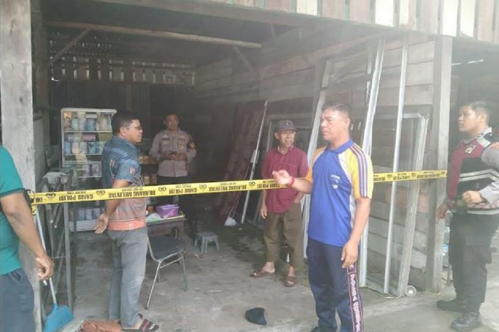 Pariaman Gempar, Mayat Pria Tanpa Identitas Ditemukan di Ruko Kosong