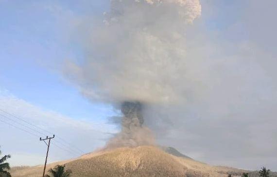Gunung Lewotobi Laki-Laki Meletus Lagi Hari Ini, Kolom Abu Capai 1.500 Meter