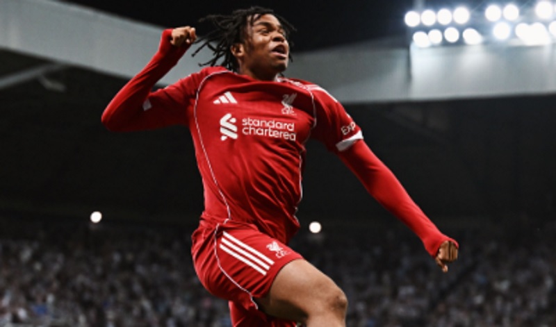 Liverpool Menang Dramatis di Kandang Newcastle, Rio Ngumoha Pahlawan!