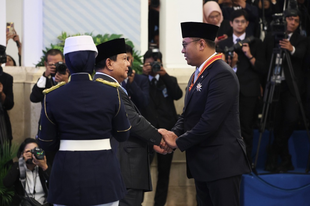 Wamentan Sudaryono Terima Tanda Kehormatan dari Prabowo: Penghargaan Ini untuk Petani RI