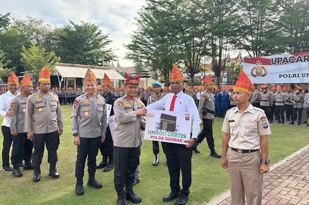 Umrah Gratis dari Kapolda Sumbar! 8 Polisi Beruntung Terpilih Lewat Undian