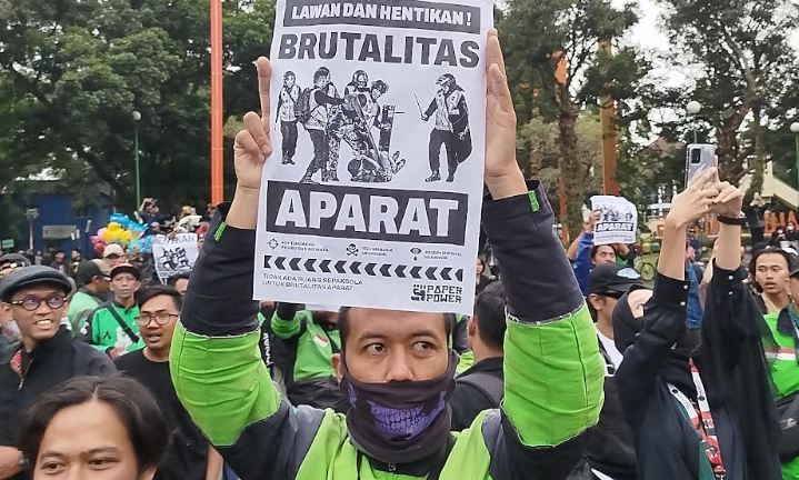 Warga Malang Gelar Aksi Solidaritas Ojol Affan yang Tewas Dilindas Barracuda Brimob