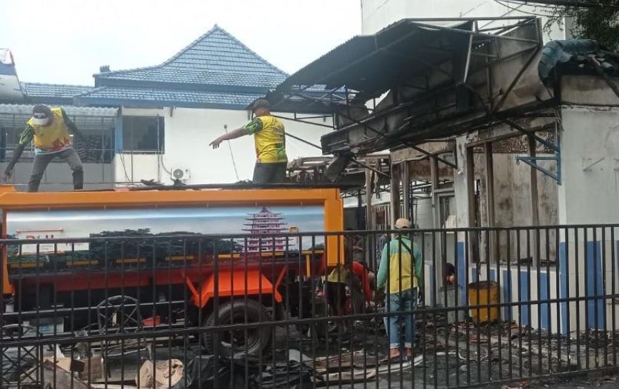 Polisi Tangkap 42 Perusuh di Palembang, Gedung DPRD Dirusak 2 Pos Polisi Dibakar