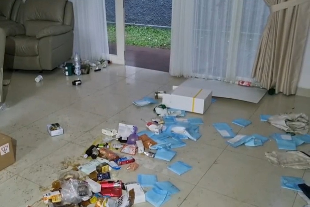 Rumah Nafa Urbach Digeruduk Massa, Barang-barang Berharga Raib