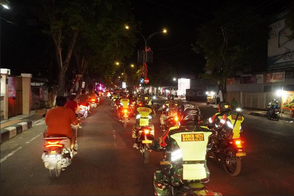 TNI-Polri Patroli Gabungan Skala Besar di Bangkalan, Warga Diminta Tenang