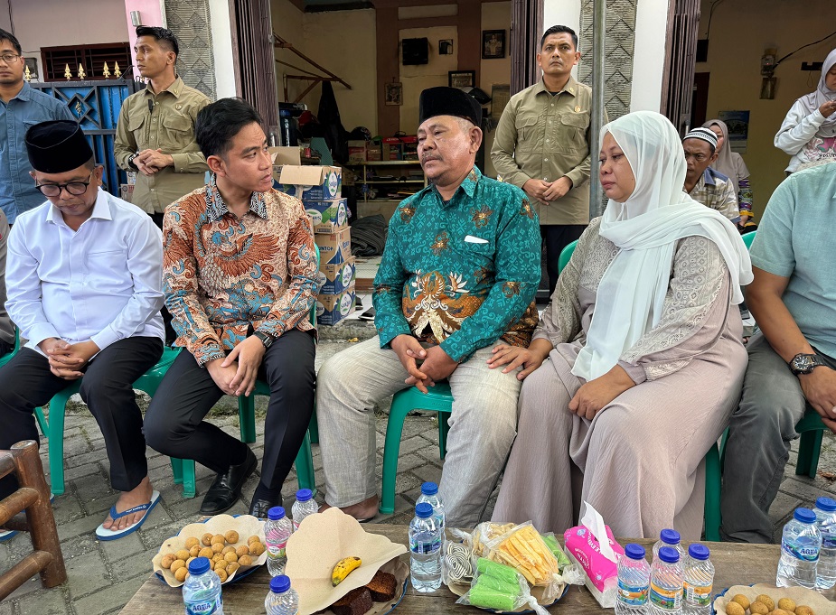 Gibran Melayat ke Rumah Siswa SMK Tangerang yang Meninggal usai Ikut Demo
