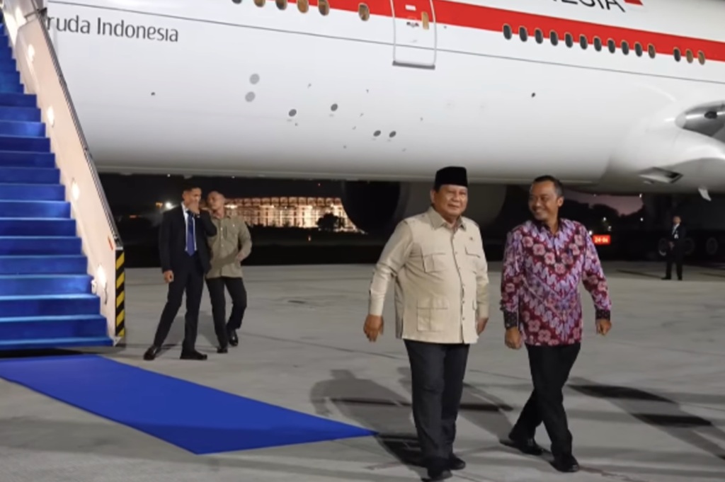 Prabowo Tiba di RI usai Kunjungan 8 Jam di China