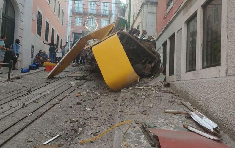 Kereta Anjlok Tabrak Bangunan di Lisbon Portugal, 15 Orang Tewas termasuk Turis Asing