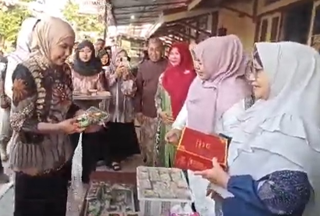 Rayakan Maulid Nabi, Warga Kaliwungu Kendal Gelar Tradisi Weh-Wehan