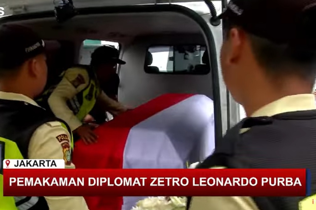 Suasana Haru Selimuti Pemakaman Zetro, Staf KBRI Lima yang Tewas Ditembak