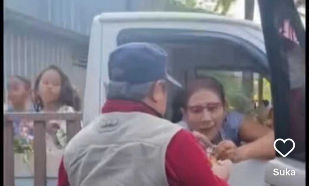 Viral Susi Pudjiastuti Kendarai Mobil Pikap Minta Rokok Sebatang, Netizen Auto Kaget: Merakyat