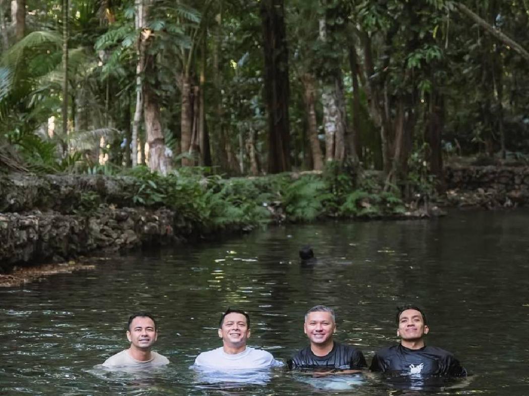 Heboh Raffi Ahmad hingga Ariel Noah Mandi Bareng di Mata Air Oemau Rote NTT, Seru Banget!