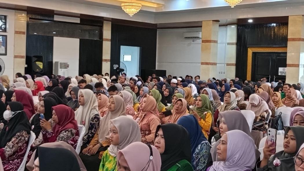 Tingkatkan Kompetensi, 800 Guru Madrasah di Kotabaru Ikuti Seminar Nasional