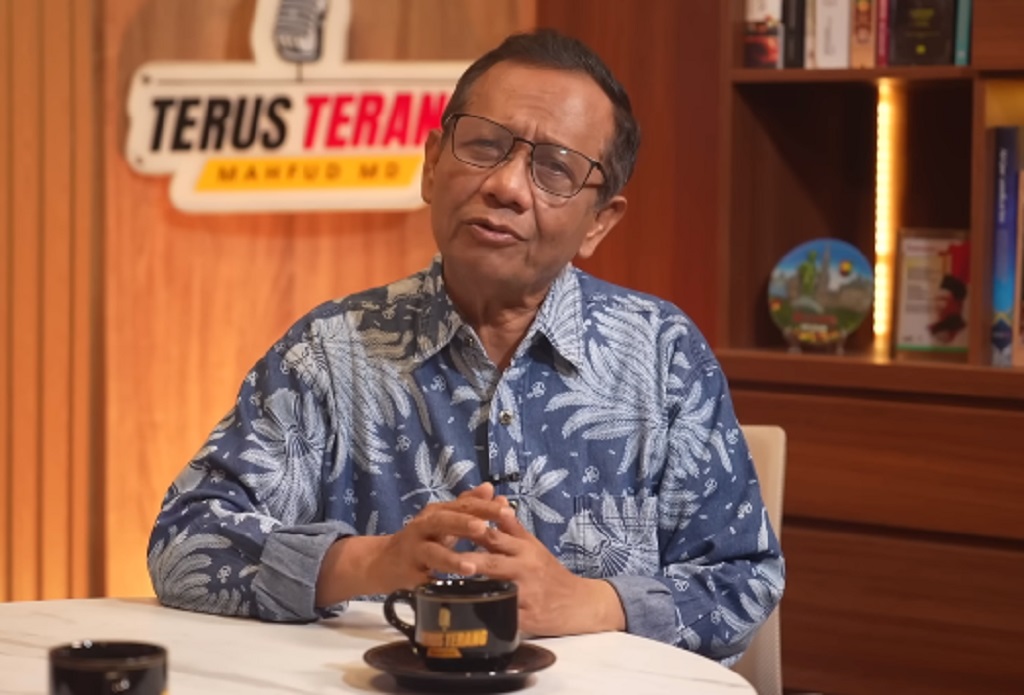 Roy Suryo Cs Jadi Tersangka, Mahfud MD: Hanya Hakim yang Bisa Buktikan Ijazah Jokowi Asli atau Palsu! 