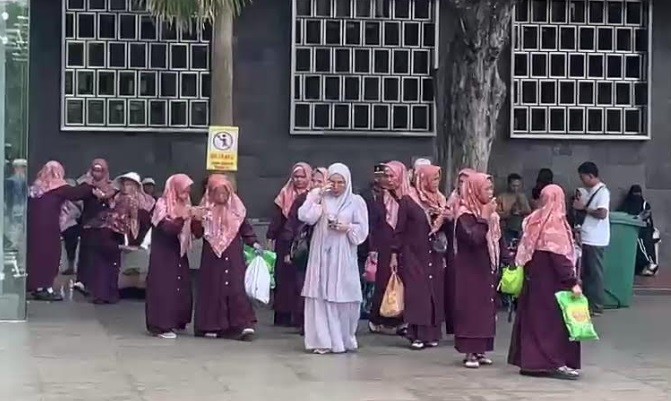 Jelang Cahaya Hati Indonesia Doa untuk Bangsa di Masjid Istiqlal, Jemaah Mulai Berdatangan