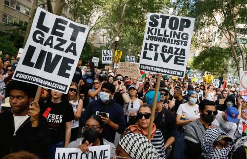 Ribuan Demonstran di New York Serukan Tangkap Netanyahu: Memalukan!