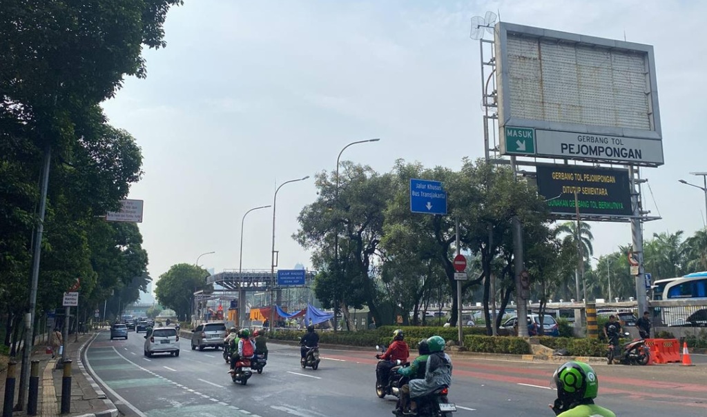 GT Pejompongan Masih Ditutup, Arus Lalin di Jalan Gatot Subroto Lancar
