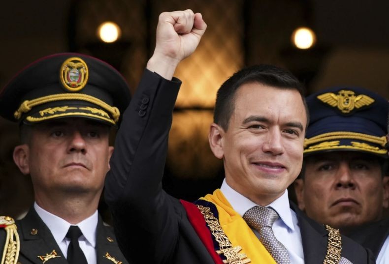 Mobil Dihujani Tembakan, Presiden Ekuador Daniel Noboa Lolos dari Maut
