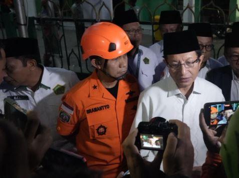 Tinjau Ponpes Al Khoziny Ambruk, Menag Doakan Keluarga Korban Diberi Ketabahan 