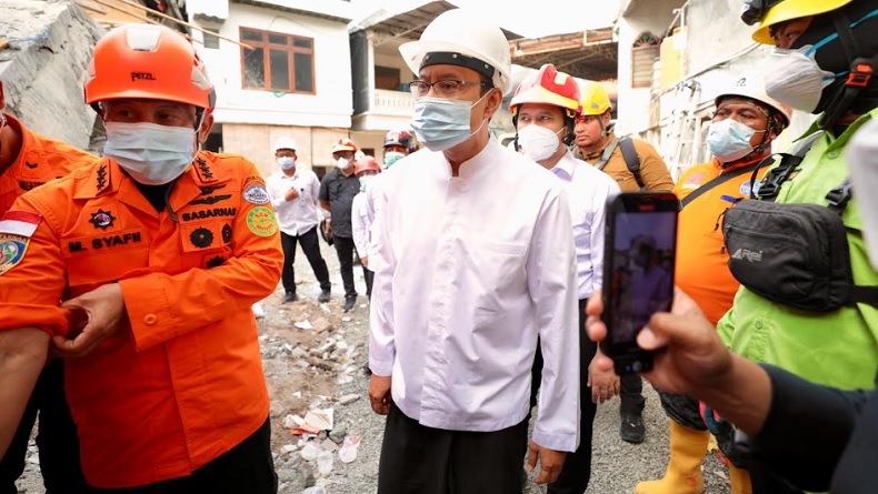Respons Gus Ipul Setelah Menyaksikan Proses Evakuasi Korban Insiden di Ponpes Al Khoziny Sidoarjo