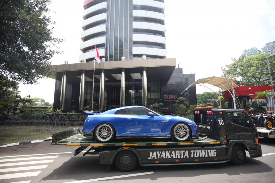 Heboh Foto Mobil Mewah Sitaan KPK di Kasus Kemnaker Dipindahkan ke Rupbasan