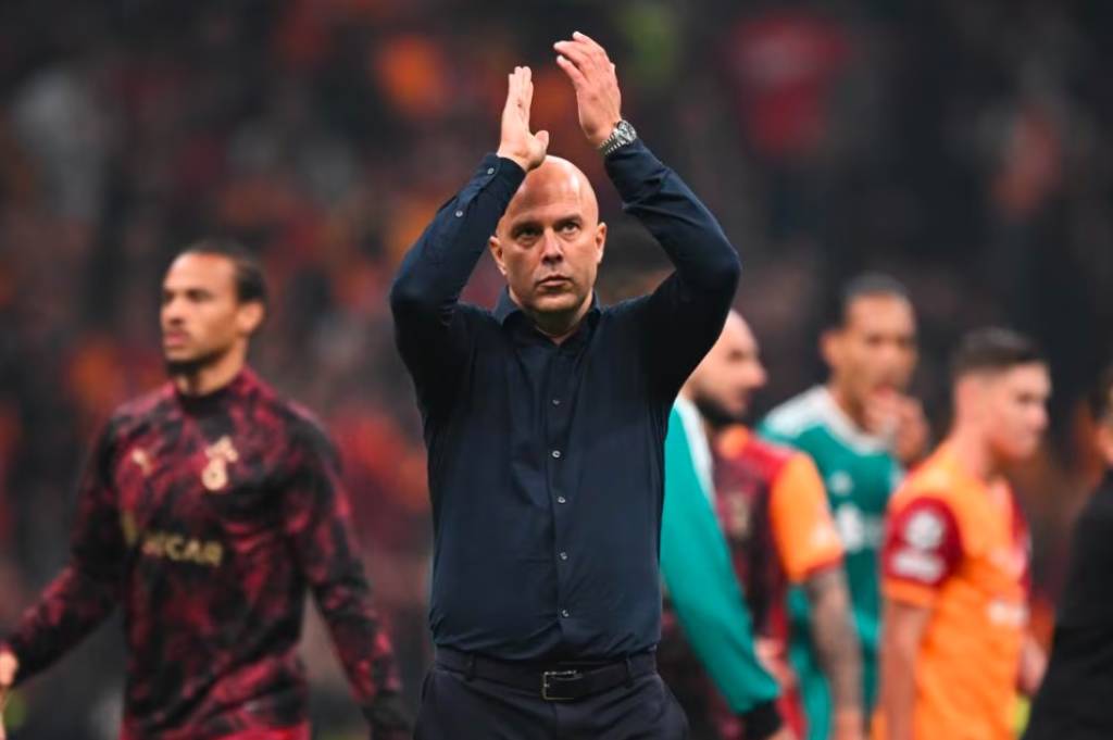 Arne Slot Dipecat Liverpool Besok Pagi? Fabrizio Romano Beri Fakta Mangejutkan!
