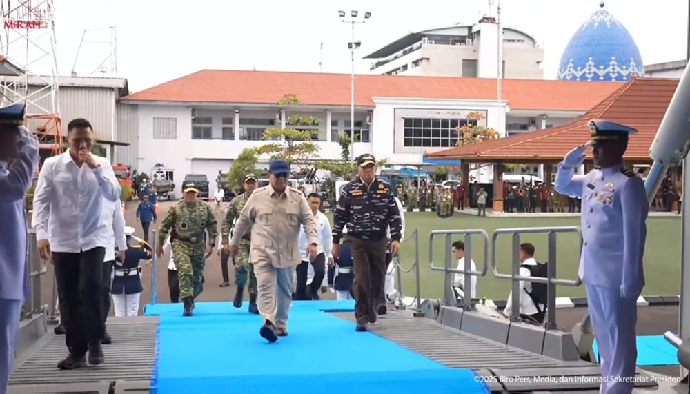 Prabowo Tiba di Kolinlamil Jakut, Siap Saksikan Parade Kapal di Teluk Jakarta