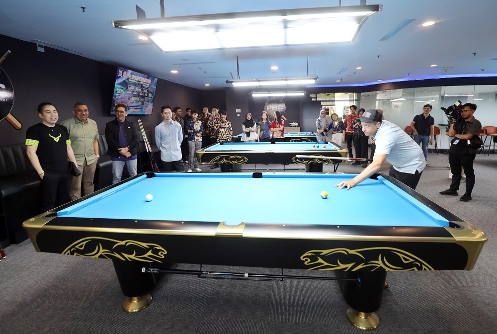 Pro Billiard Center Bikin Kagum Juara Dunia Biliar Shane Van Boening