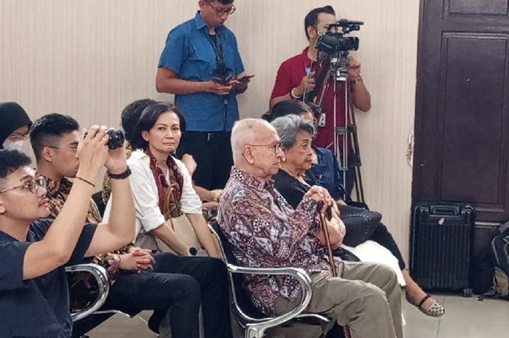 Orang Tua Nadiem Makarim Hadiri Sidang Perdana Praperadilan di PN Jaksel