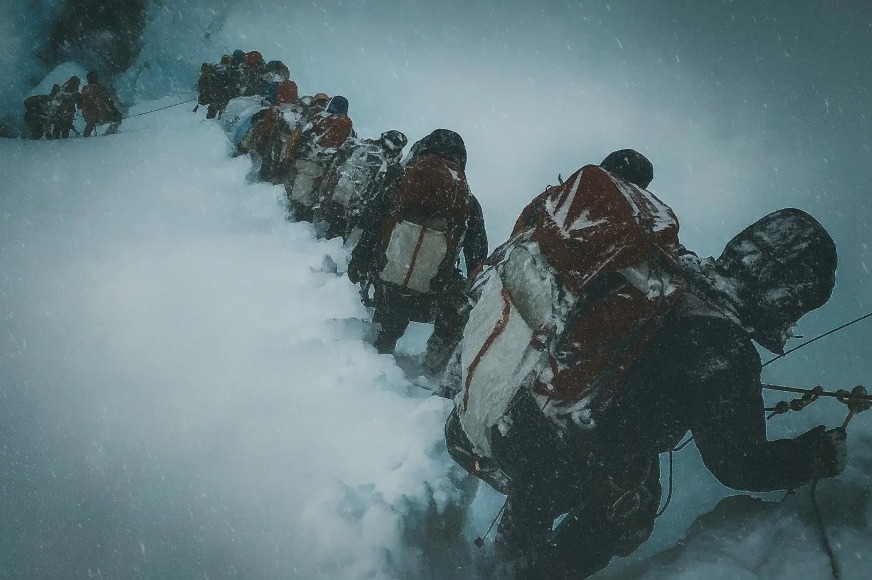 Kemlu Buka Suara soal 1.000 Pendaki Terjebak Badai Salju di Everest, Ada WNI?