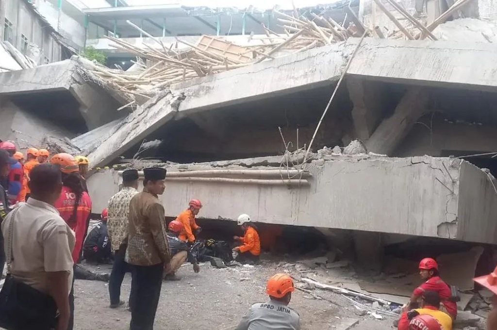 Jaga Keutuhan TKP, Warga Dilarang Masuk Lokasi Reruntuhan Ponpes Al Khoziny