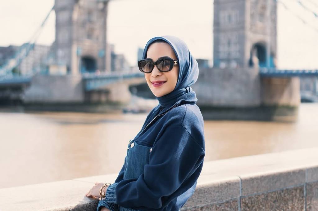 Pulang dari Inggris Erin Taulany Jet Lag, Tak Hadir di Sidang Cerai Hari Ini Deh!