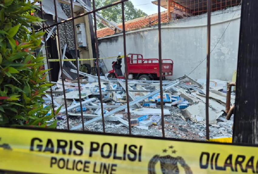 Penampakan Gedung Farmasi di Tangsel usai Ledakan Misterius, Bangunan Porak-poranda